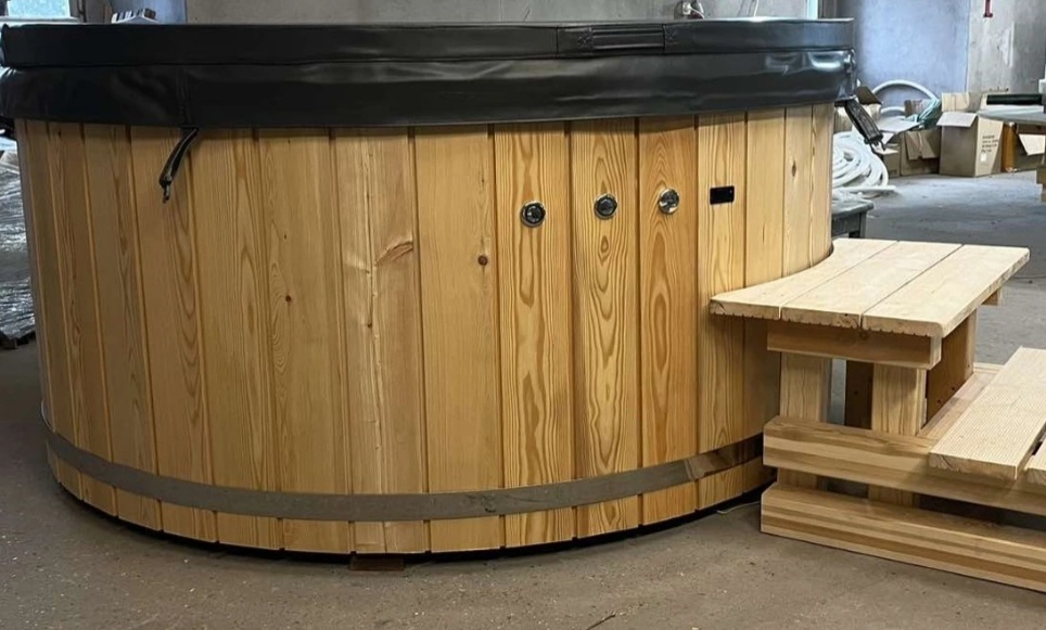 Hottub 4